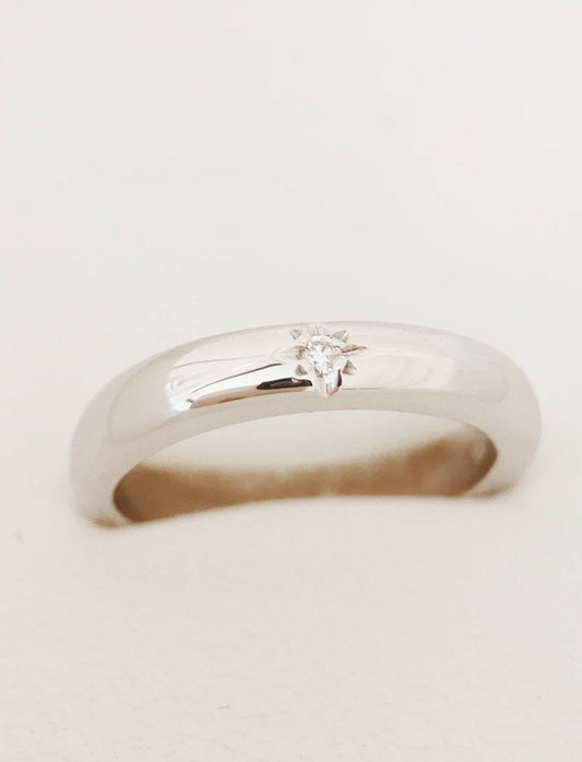 25 Minimalist Engagement Rings